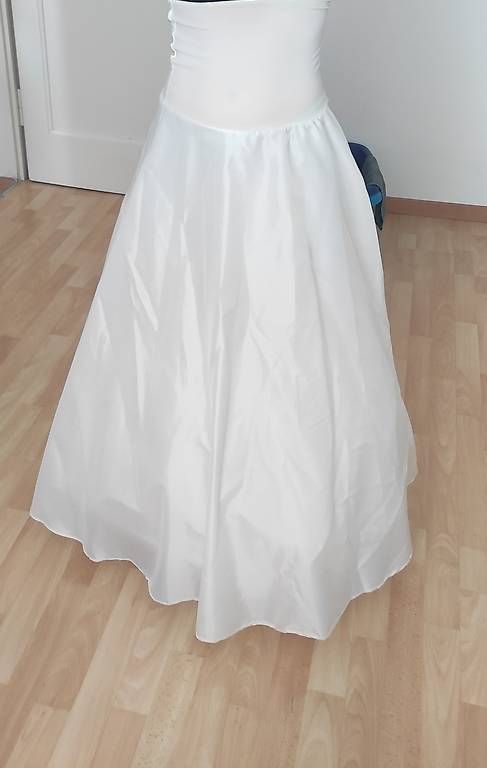 Vestiti: Reifunterrock Brautkleid – Usato da Nidau venduto da joe00 2