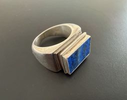 Fingerring aus Silber mit Lapislazuli