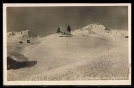 AK Arosa, Inner-Arosa, Bergkirchlein mit Umgebung, Winterans