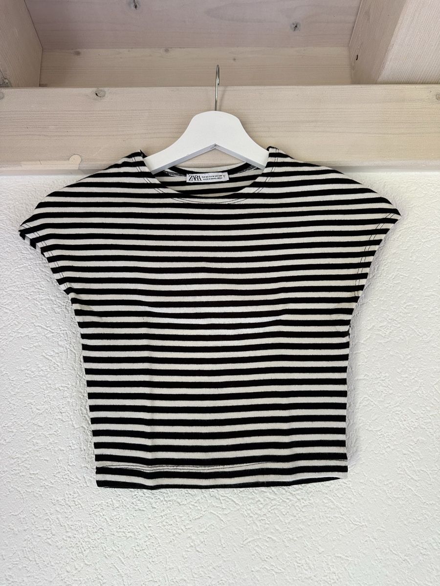 Zara T-shirt: T-shirt Zara – Usato da Luzern venduto da myl_gu5