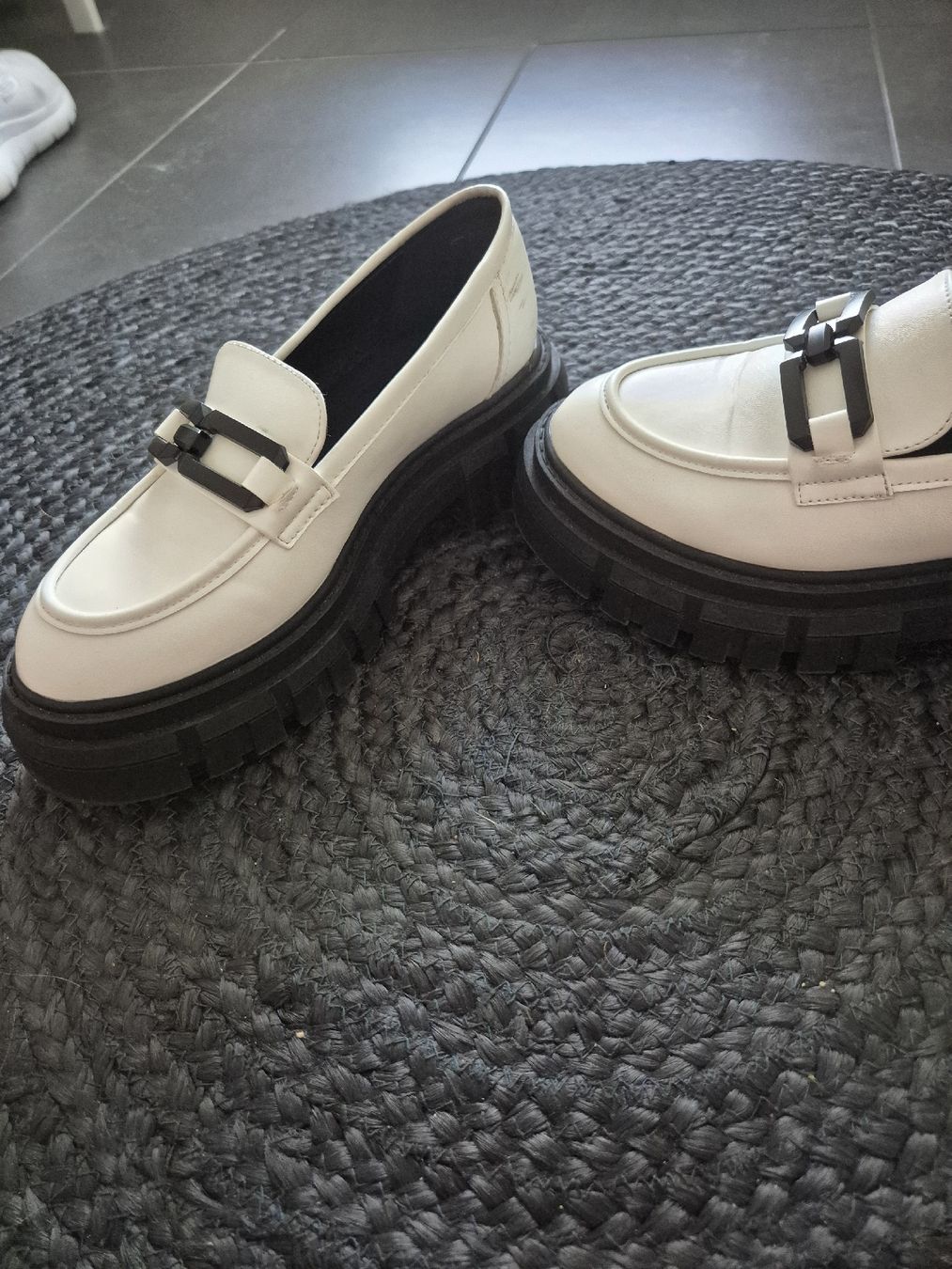 Scarpe da donna: Elegante Loafer mit Plateau – Usato da Uster venduto da panda_leptir 3