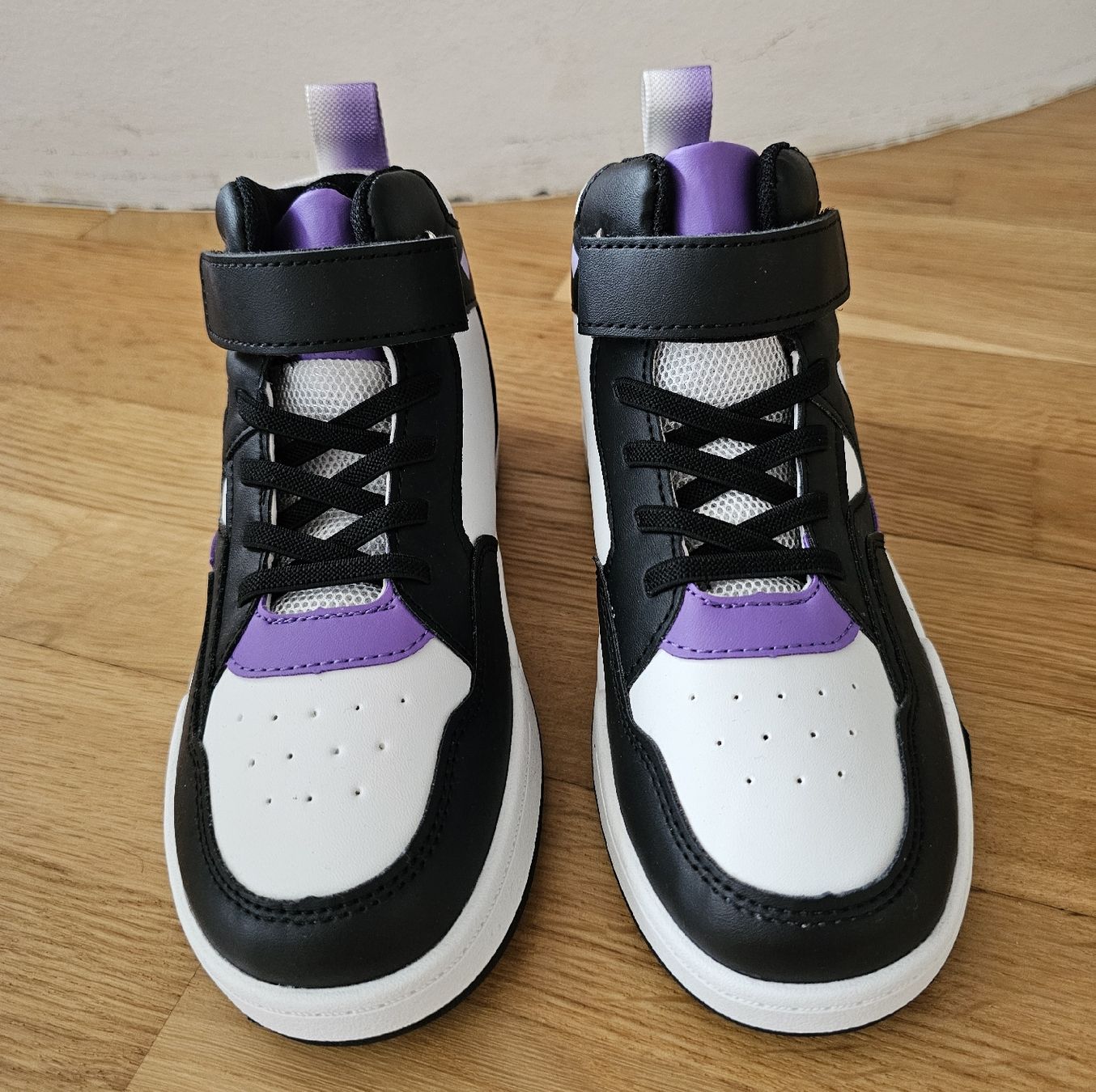 Chaussures filles: High Top Sneakers Gr. 35  FABRIKNEU – Neuf avec emballage d'origine à Bütschwil par Taranabo 1