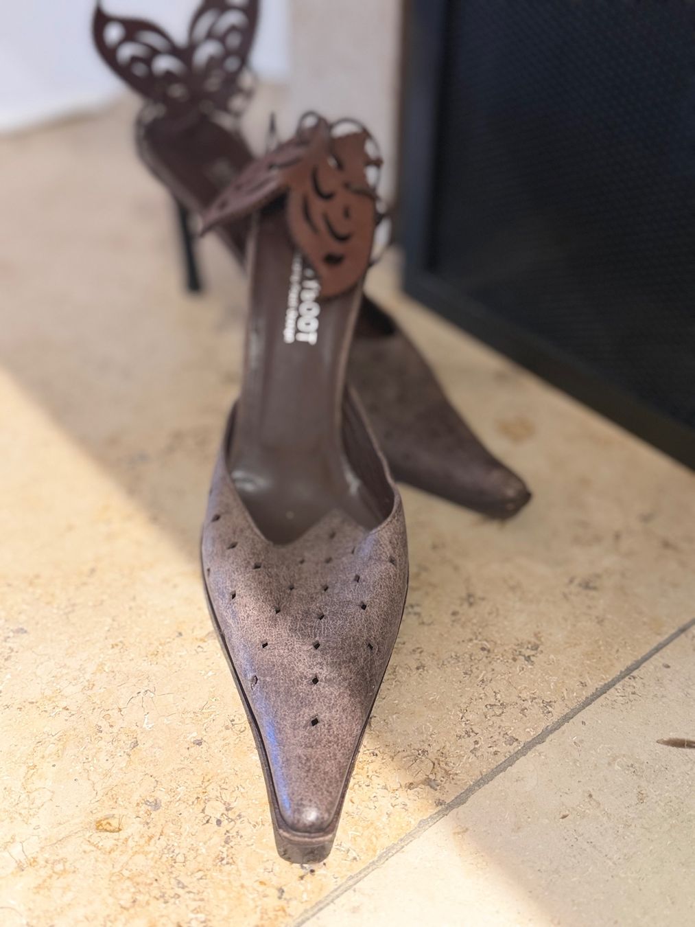 Navyboot Scarpe da donna: Navyboot Pumps mit Schmetterling Details – Usato da St. Gallen venduto da Nanuska03 1