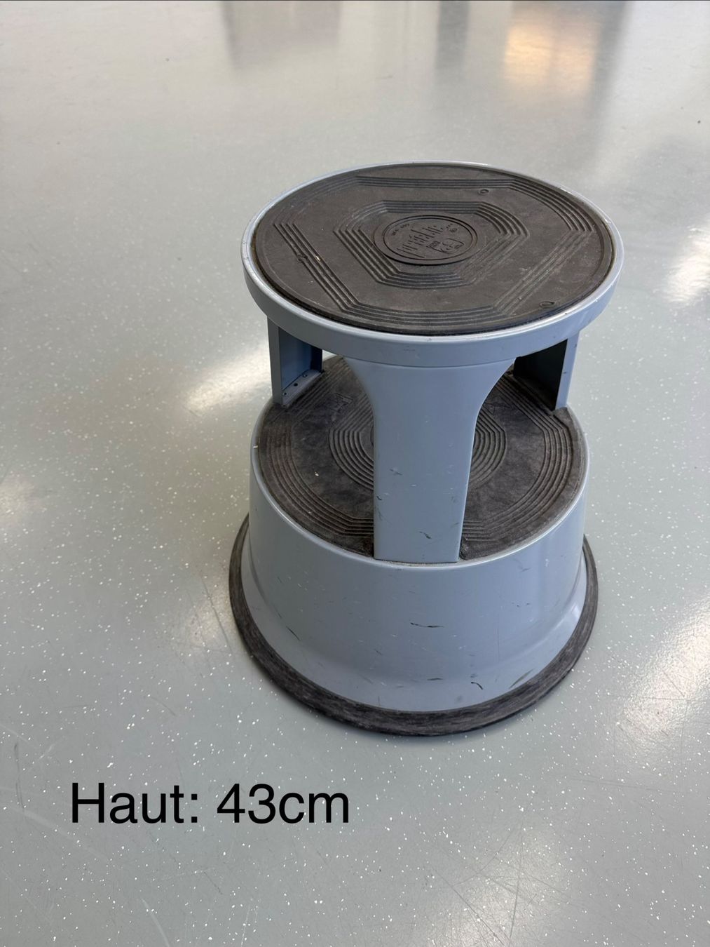 Scale: Escabeau - Pied d’éléphant – Usato da Carouge GE venduto da ate_p2xr
