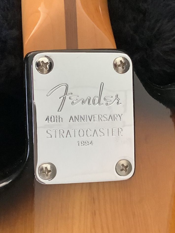 Fender Strumenti musicali: Fender Stratocaster 40th Anniversary – Nuovo (secondo la descrizione) da Schaffhausen venduto da outlet-music 5