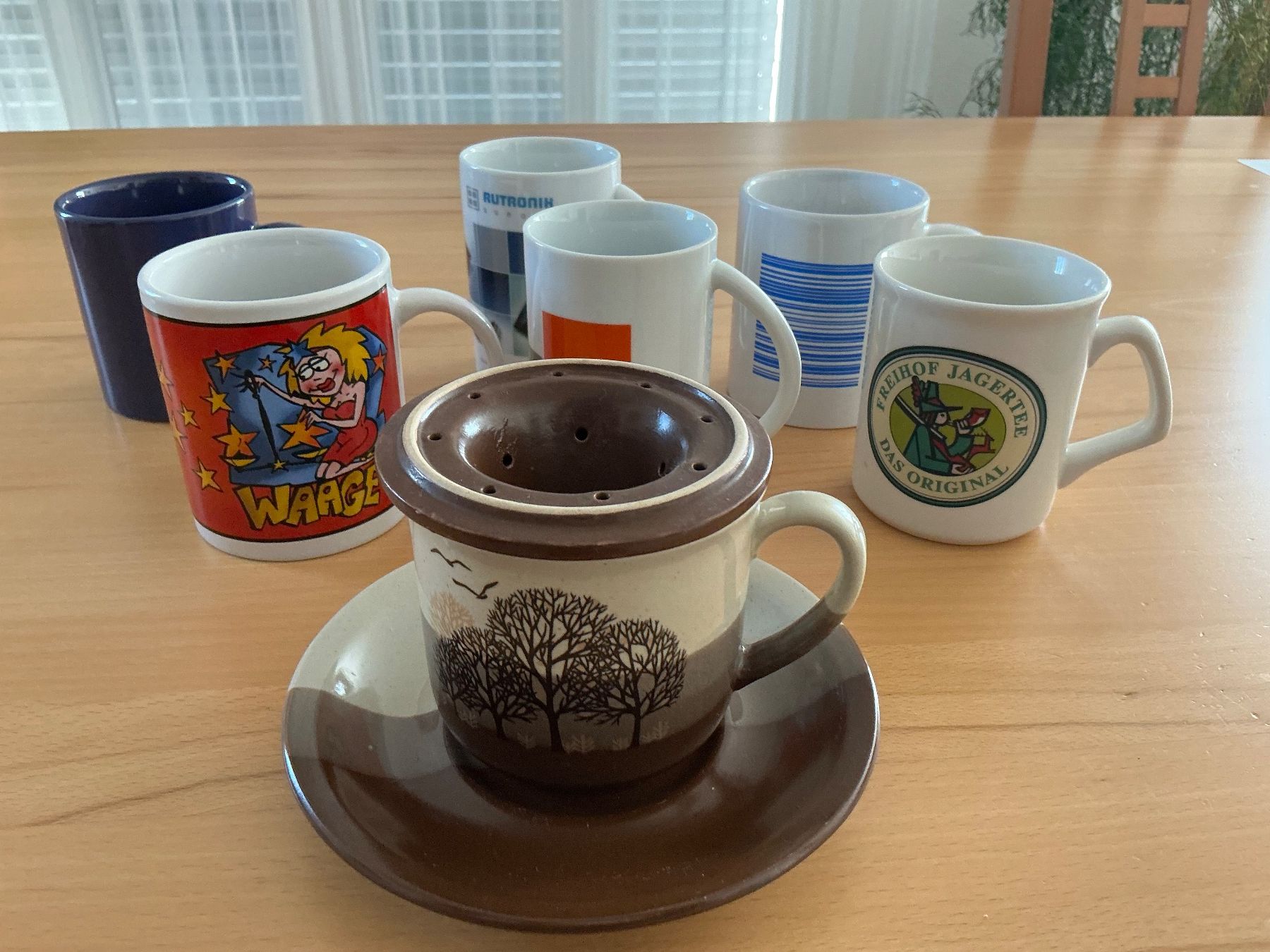 Tazze: 7 Mugs – Usato da Dübendorf venduto da Troll_88