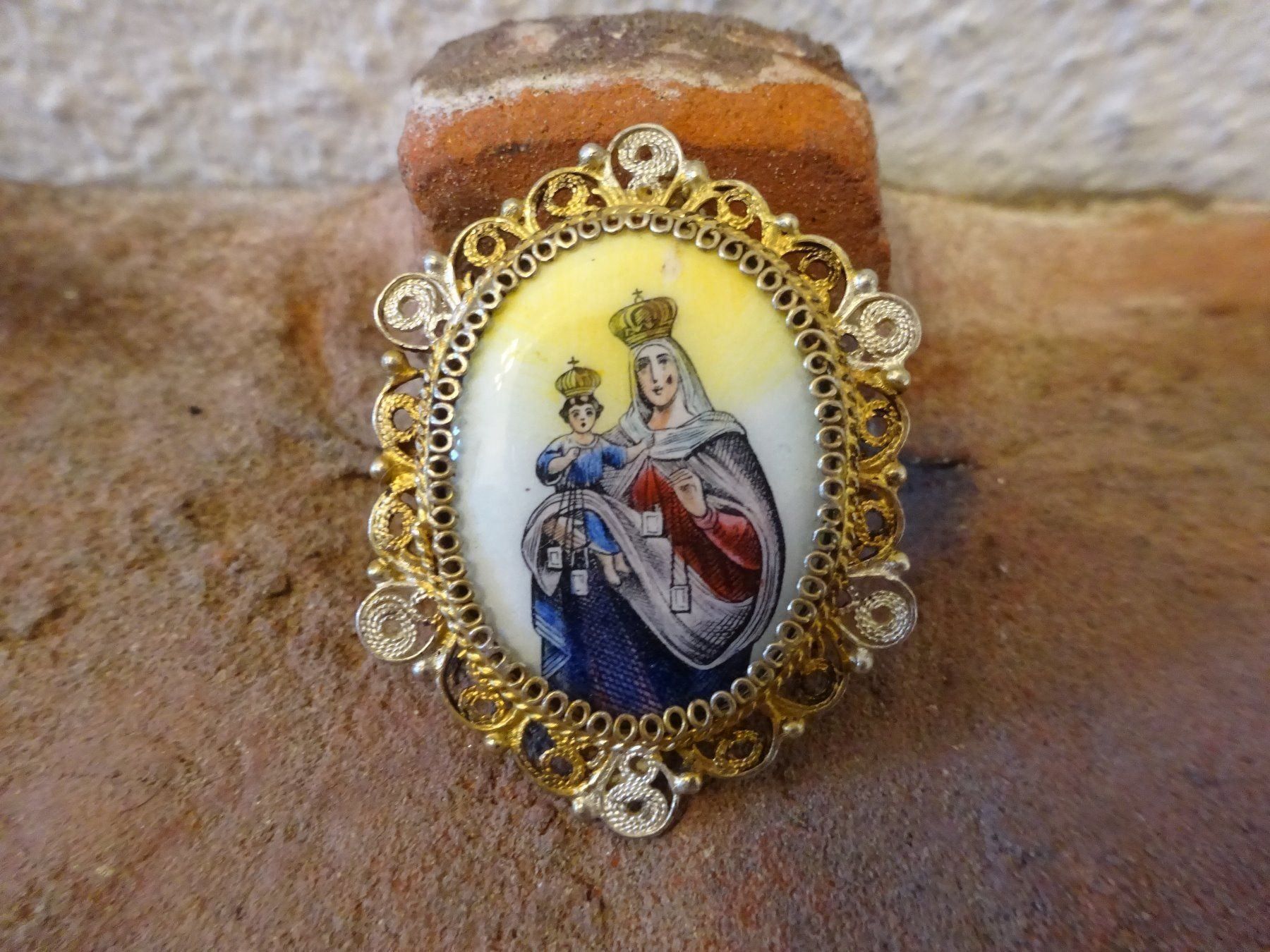 Broschen & Nadeln: Anhänger Brosche / Madonna mit Kind / 800S – Gebraucht aus Esslingen von FetteSchnecke