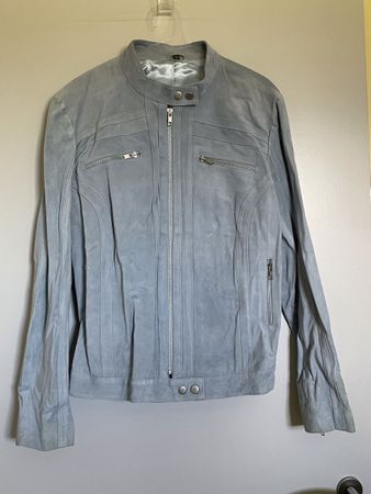 Veste en daim bleu clair taille 40