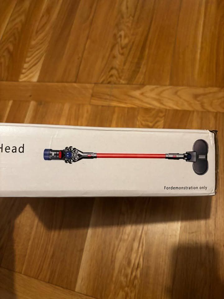 Dyson Aspirateurs & Accessoires: Accessoires Dyson V12 mop – D'occasion à Lausanne par bata_mj 2