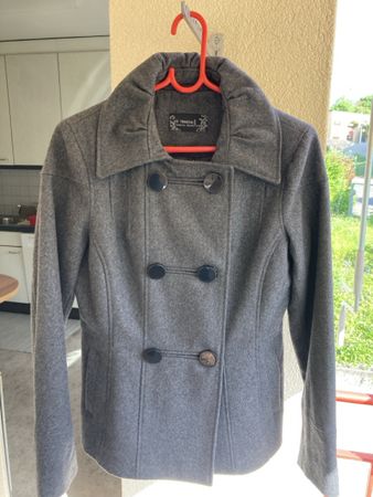 Schicke Jacke sucht neue Trägerin