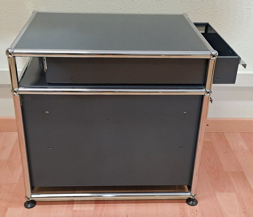 USM Cassettiere: Schöner USM Haller Container in anthrazit – Usato da Winterthur venduto da altrade 2
