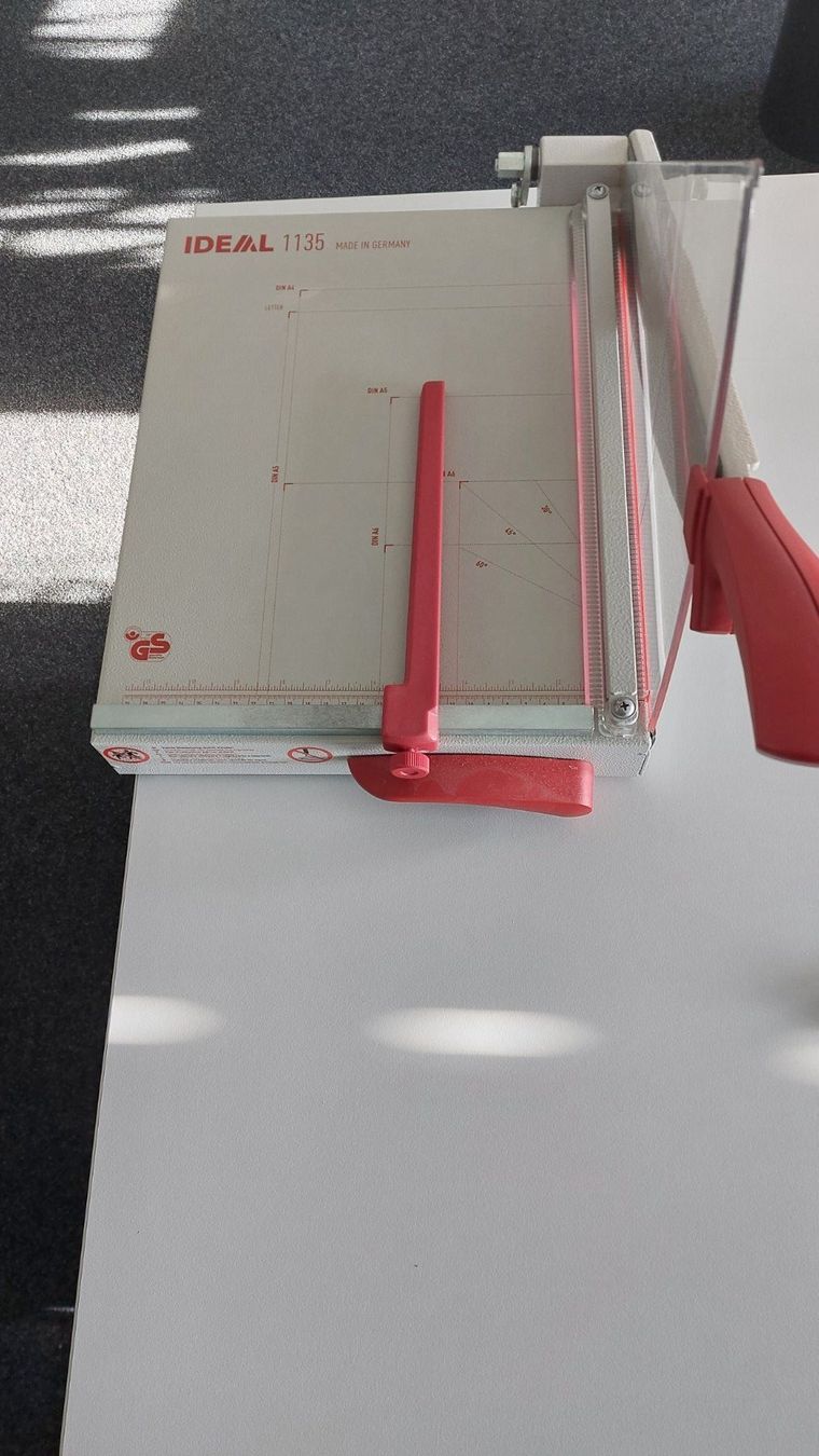 Alle Maschinen: Schneidemaschine Ideal 1135 – Gebraucht aus Münsingen von  2
