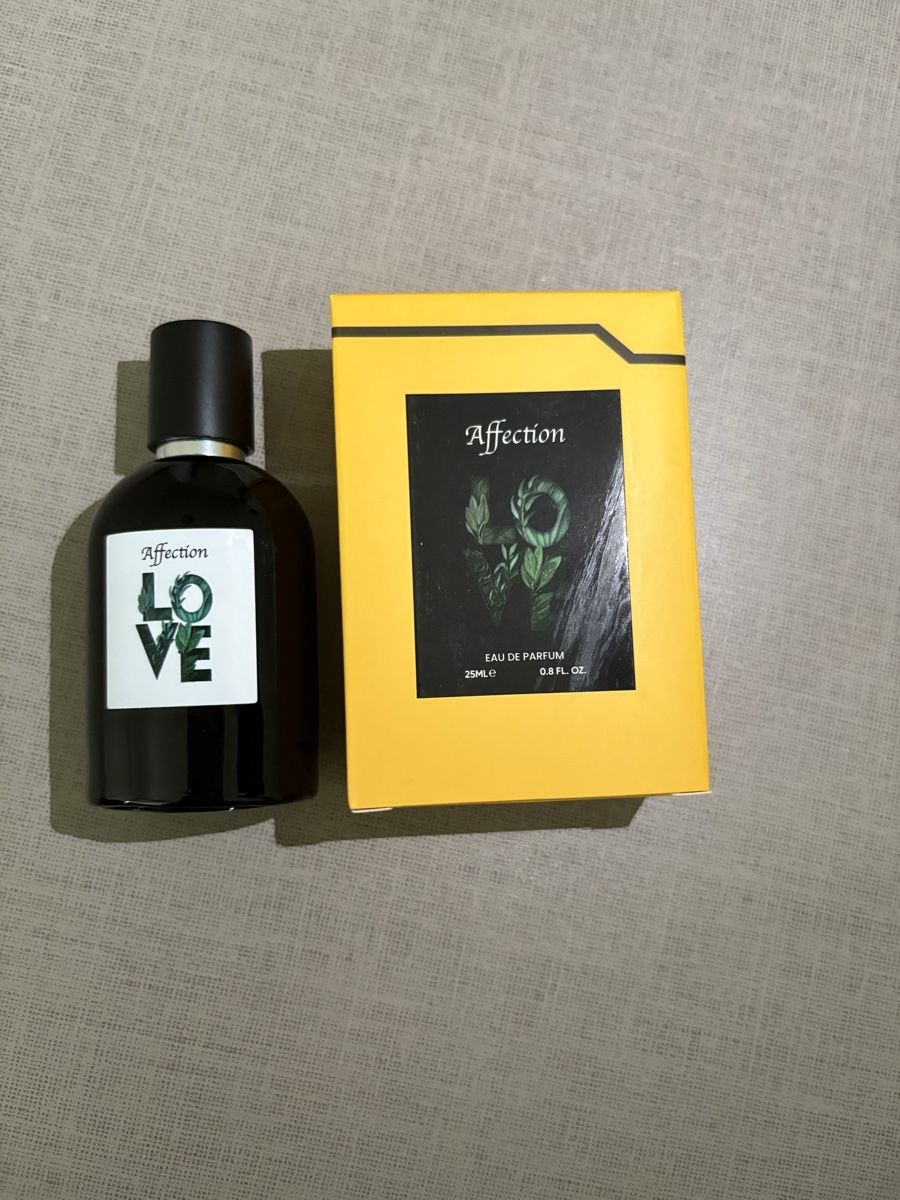 Parfums & Eau de Toilette: Parfums et foulard  – Neuf avec emballage d'origine à Oberglatt ZH par ale_n8h6 5