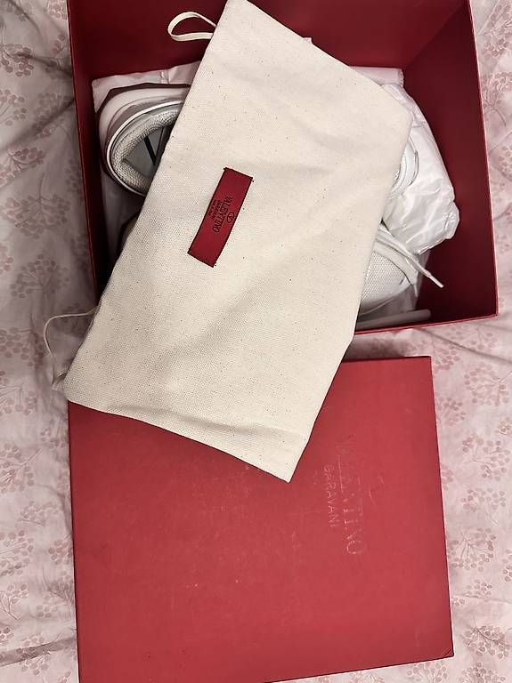 Valentino Scarpe da donna: Valentino Sneakers Schuhe 37 – Usato da zug venduto da saliviolyn 1