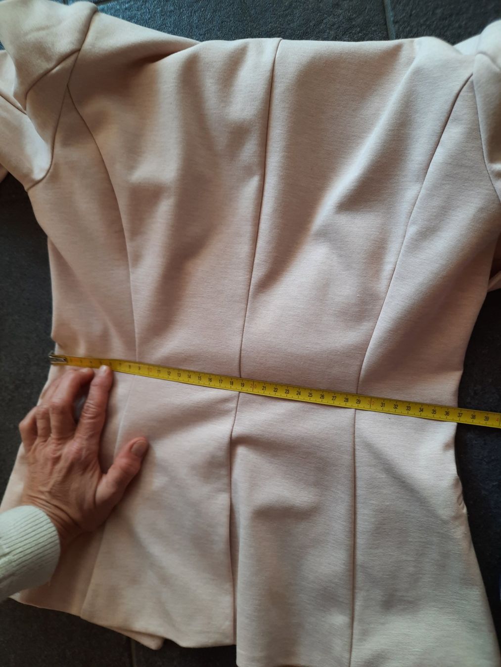 H&M Giacche: Damen sweat Blazer Gr.36 ungetragen – Nuovo (secondo la descrizione) da Buchs SG venduto da miska01 6