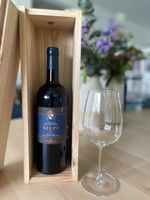 2005 Siepi Toscana Red Wine Bottle - Perfect for a Spring Ga