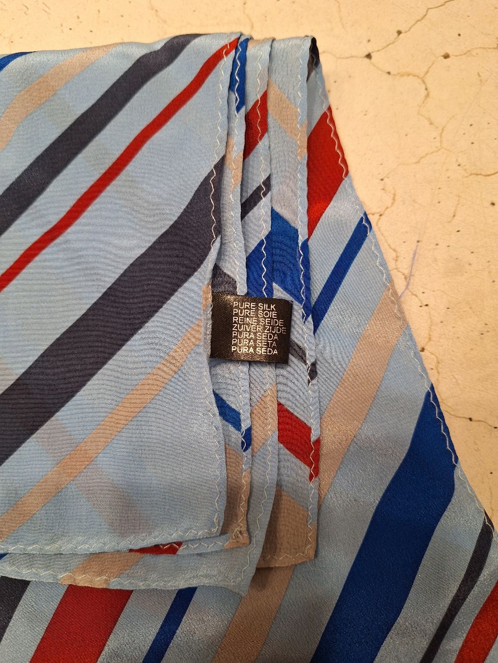 Foulards & écharpes: Foulard hellblau / farbig, Seide – Neuf (Voir description) à Schaffhausen par Mipakr 1