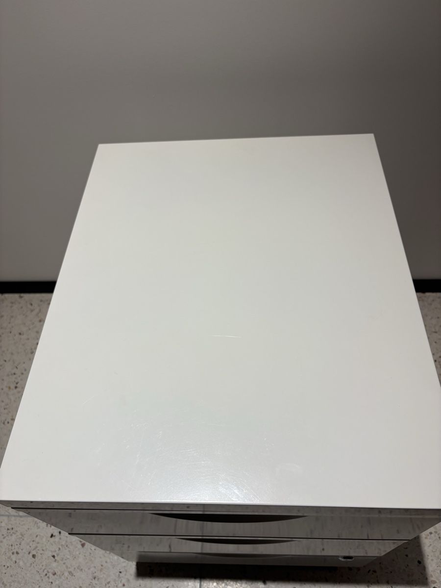 Banconi: Rollcontainer weiss mit drei Schubladen abschliessbar – Usato da Zürich venduto da hak_x7hp 5