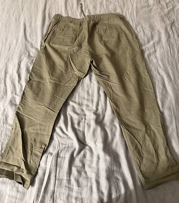 Pantaloni: Olivgrüne Hose – Usato da Wädenswil venduto da dom_pz5d 2