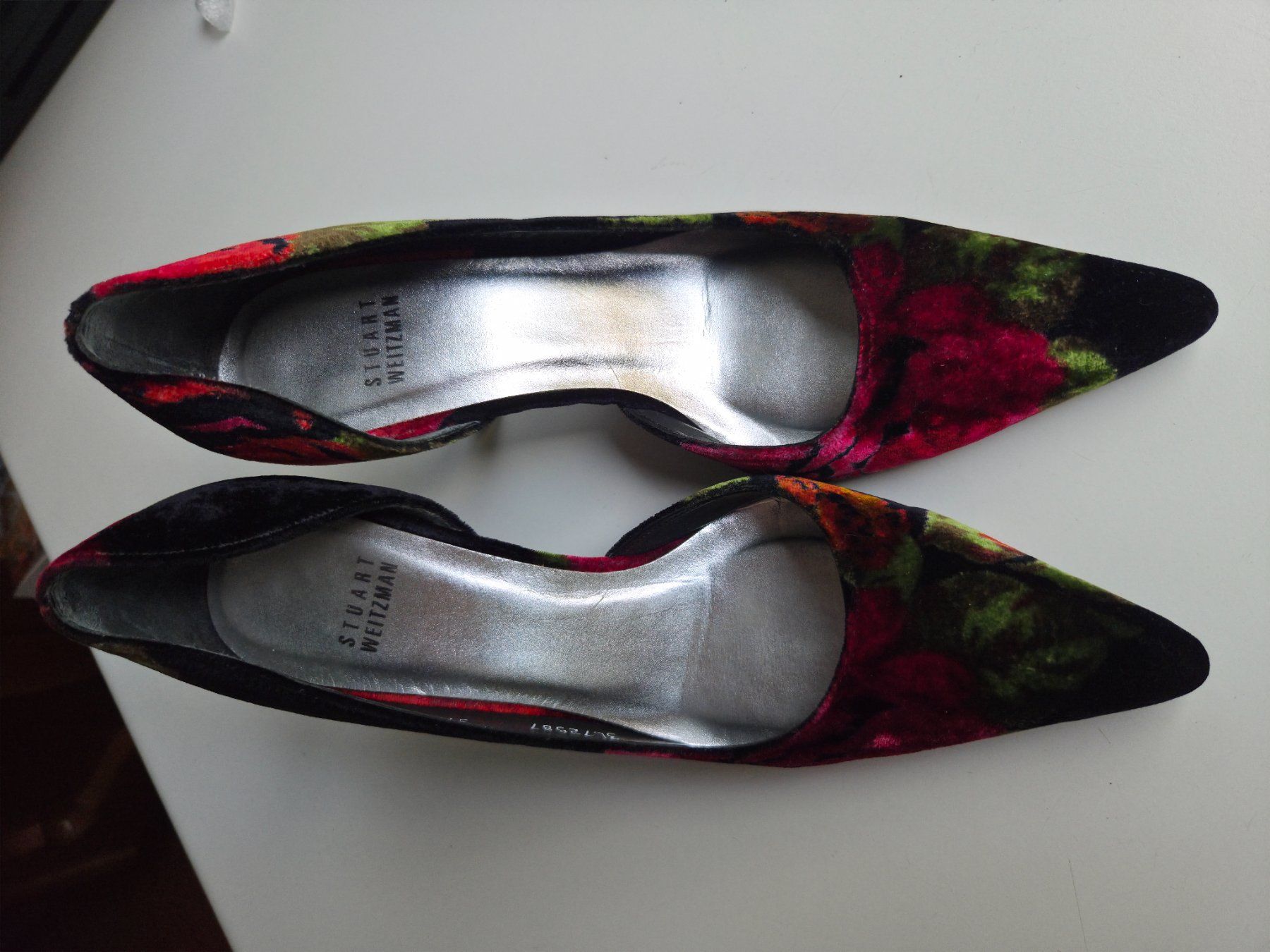 Stuart Weitzman Damenschuhe: Stuart Weitzman Velvet Pumps 37.5 🌹✨ – Gebraucht aus Zürich von ant_m569 5