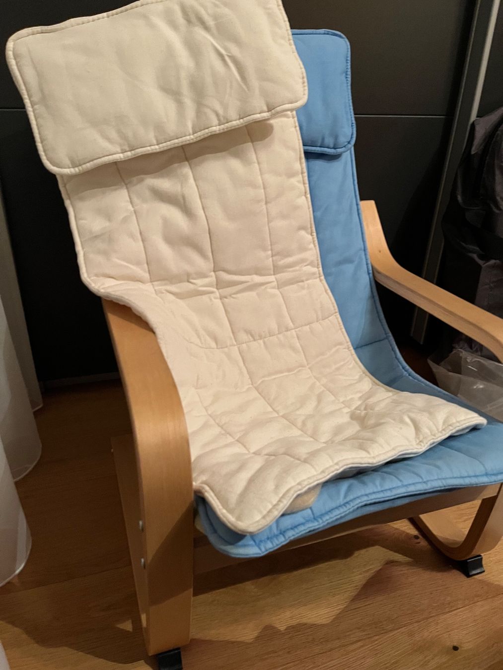 Ikea Poltrone: IKEA Poäng Kinder-Schaukelsessel hellblau/beige – Usato da Spiez venduto da nkf_n7nd