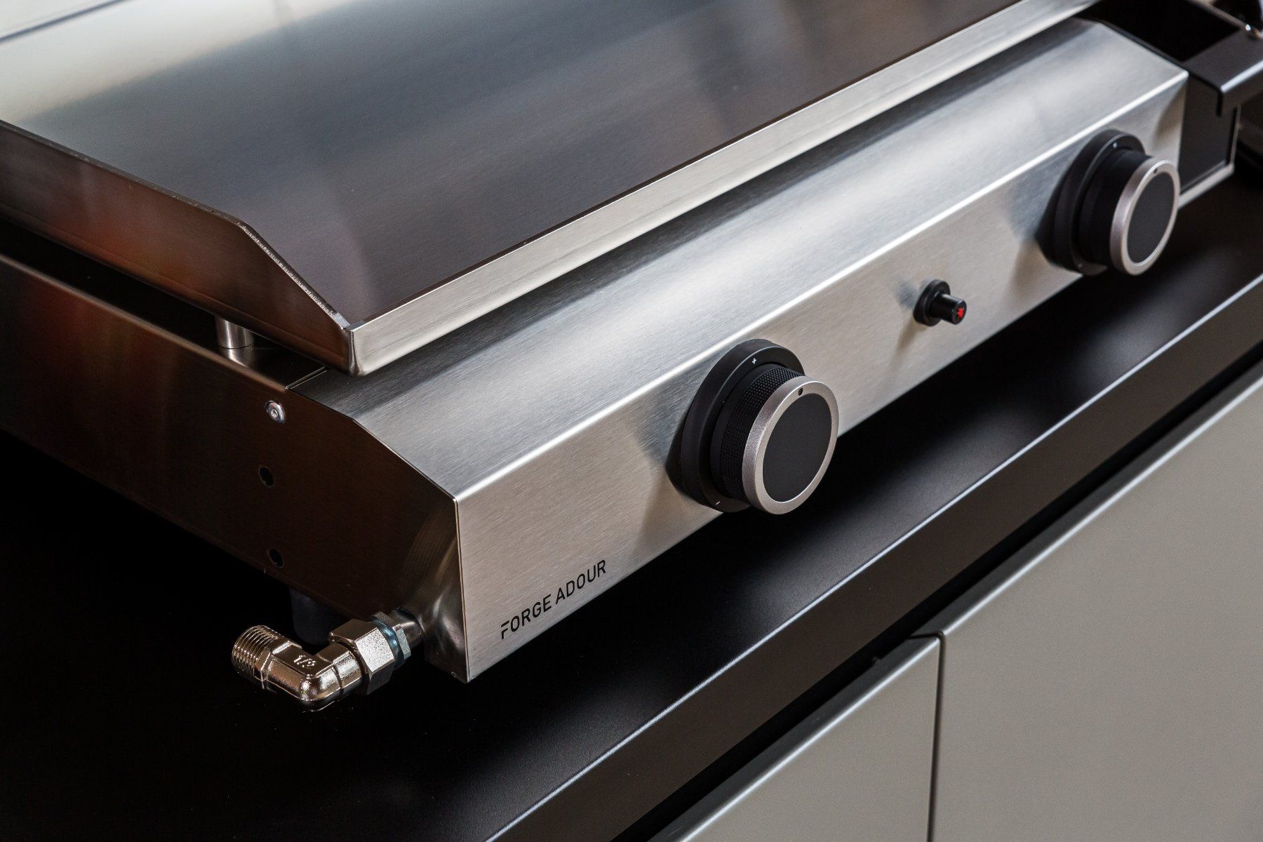 Griglie: Forge Adour Plancha Base Gas 60 inkl. Rollwagen – Nuovo e nell'imballaggio originale da Triengen venduto da Michele-G 4