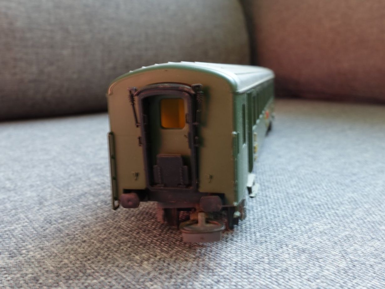 Kleinbahn Modellini di ferrovie: KLEINBAHN No. 381 SBB/CFF Einheitswagen 2. Klasse – Usato da Wallbach venduto da Sarrows 2