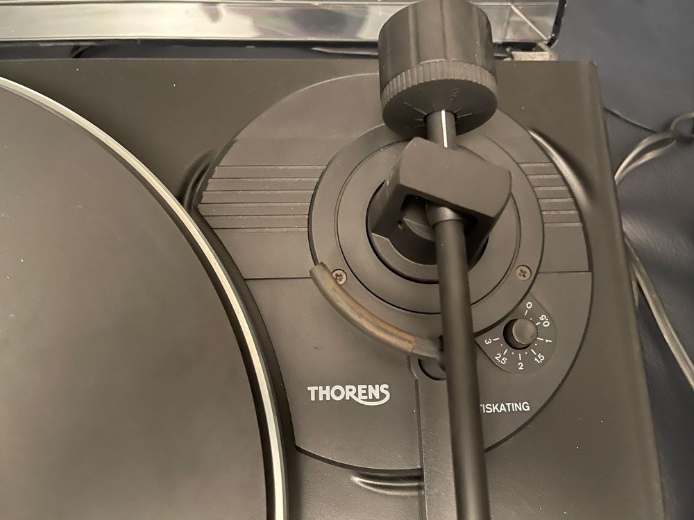 Thorens TD 204 platenspeler walnoot
