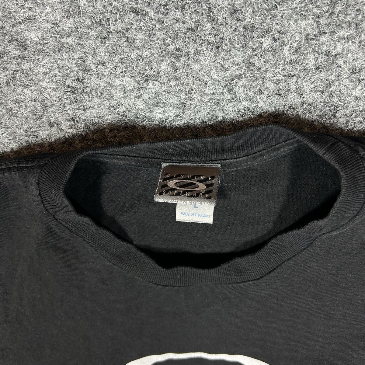 Oakley T-shirt: 2000s Oakley Shirt Medium – Usato da La Sagne NE venduto da Matlasape 1