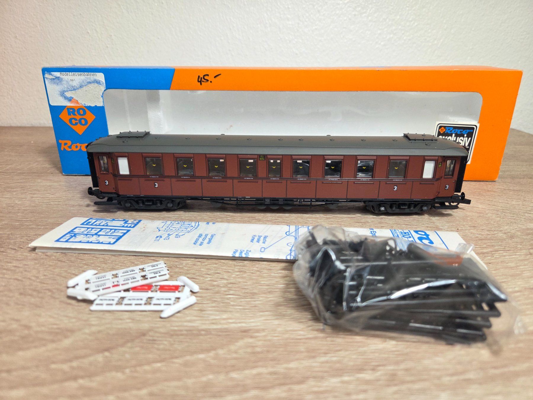 Roco Modellini di ferrovie: Roco 44218 Personenwagen 3.Kl H0 – Nuovo e nell'imballaggio originale da St-Aubin-Sauges venduto da Lo_Go 5