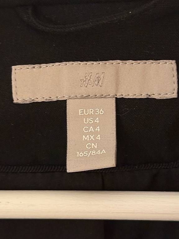 H&M Completi & Tailleur: Schwarzer Blazer von H&M Grösse 36 – Usato da Zürich venduto da elli_8037 1