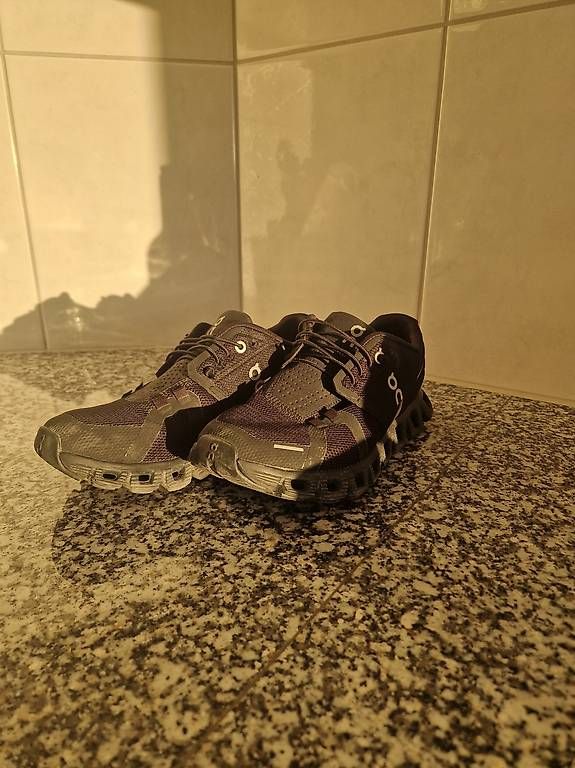 Scarpe da donna: On-Schuhe Gr.37.5 – Usato da Schlieren venduto da sinjadecrom 2