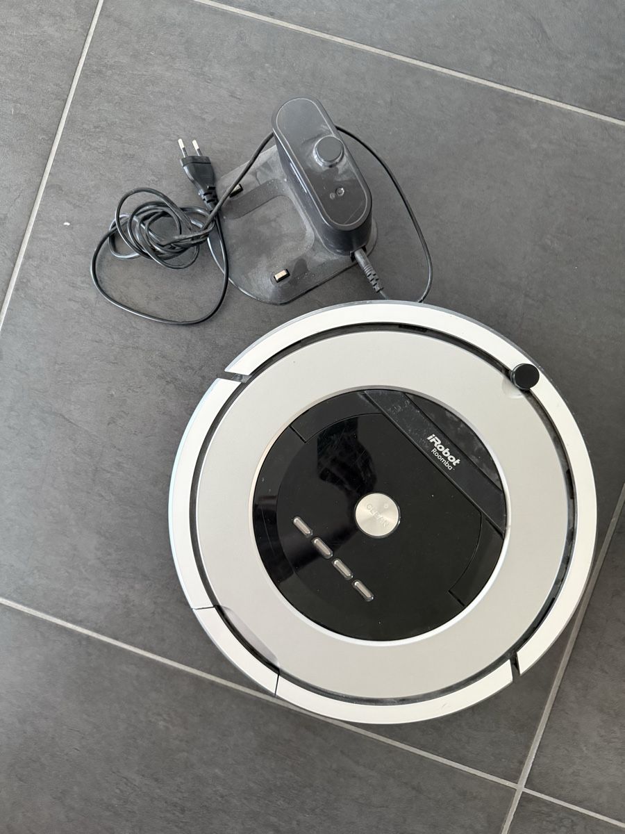 Irobot Aspirapolveri & Accessori: Saugroboter iRobot Roomba inkl. Ladestation – Usato da Olten venduto da smashbox