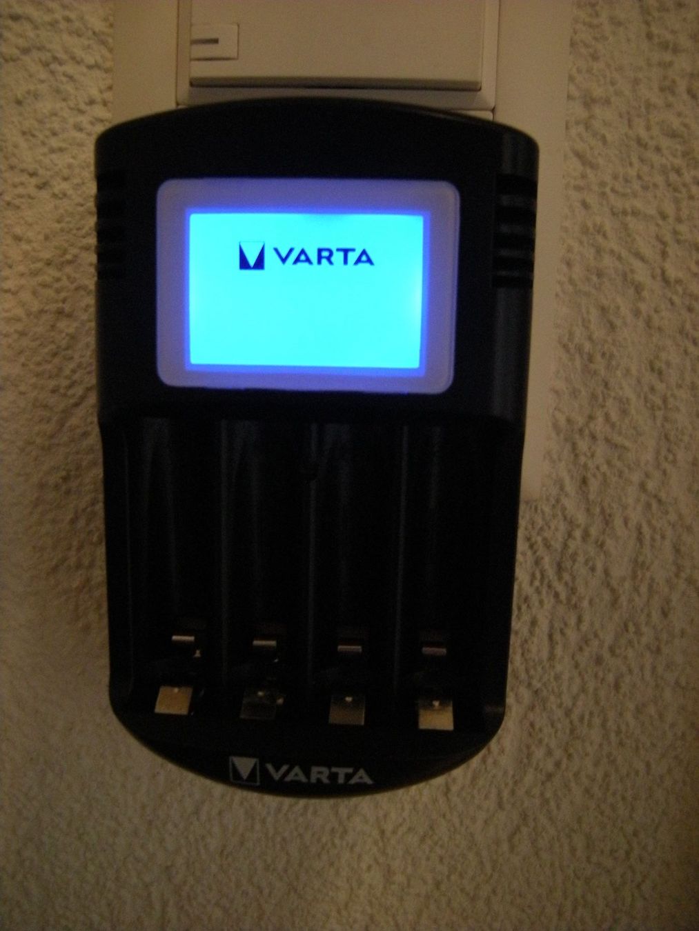 Varta Caricatori & Batterie: STECKER-BATTERIELADEGERÄT VARTA – Usato da Basel venduto da Ceebee62 3
