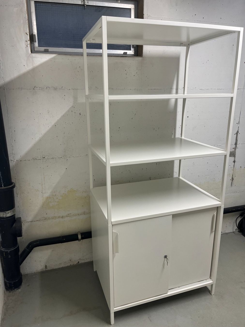 Ikea Schränke: Kleiner Metallschrank – Gebraucht aus Leuggern von Yzerman2 3