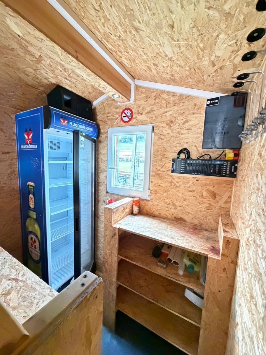 Rimorchi: Barwagen (mobile Bar) – Usato da Brunnen venduto da nicolas2003 2