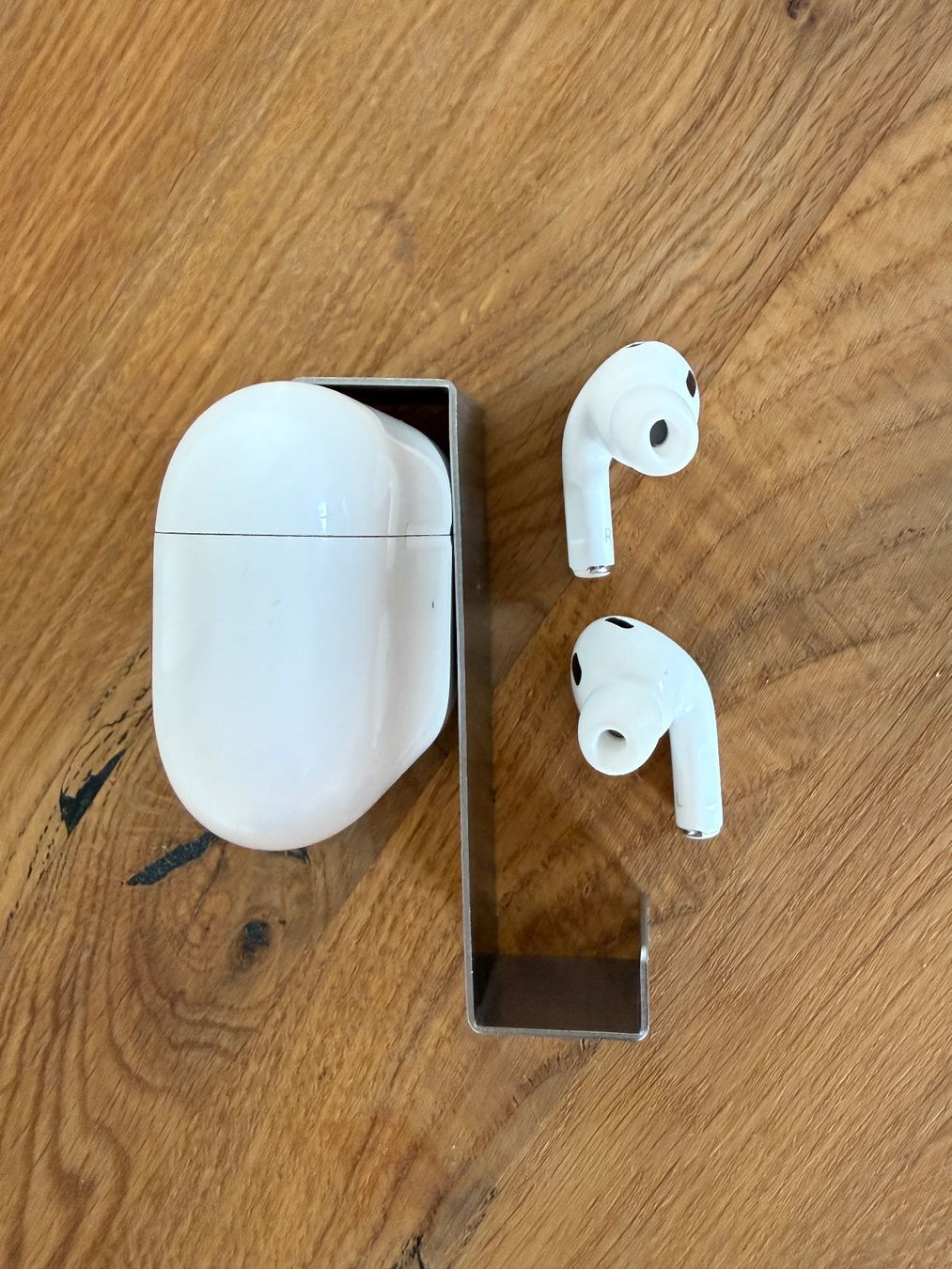 Apple Cuffie: APPLE AirPods Pro 2 (USB-C) – Usato da Lausanne venduto da Nine1982 6