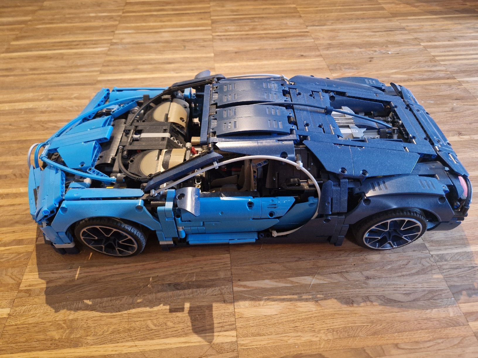 Lego Giocattoli: Lego Bugatti Chiron – Usato da Meilen venduto da Hausimaasi 1