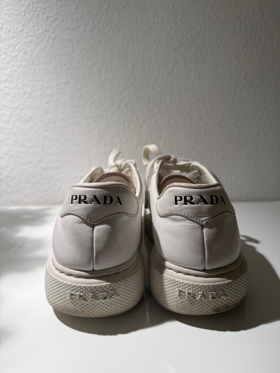 Prada Chaussures femmes: Prada Sneaker weiss – D'occasion à Herisau par ogkosta 1