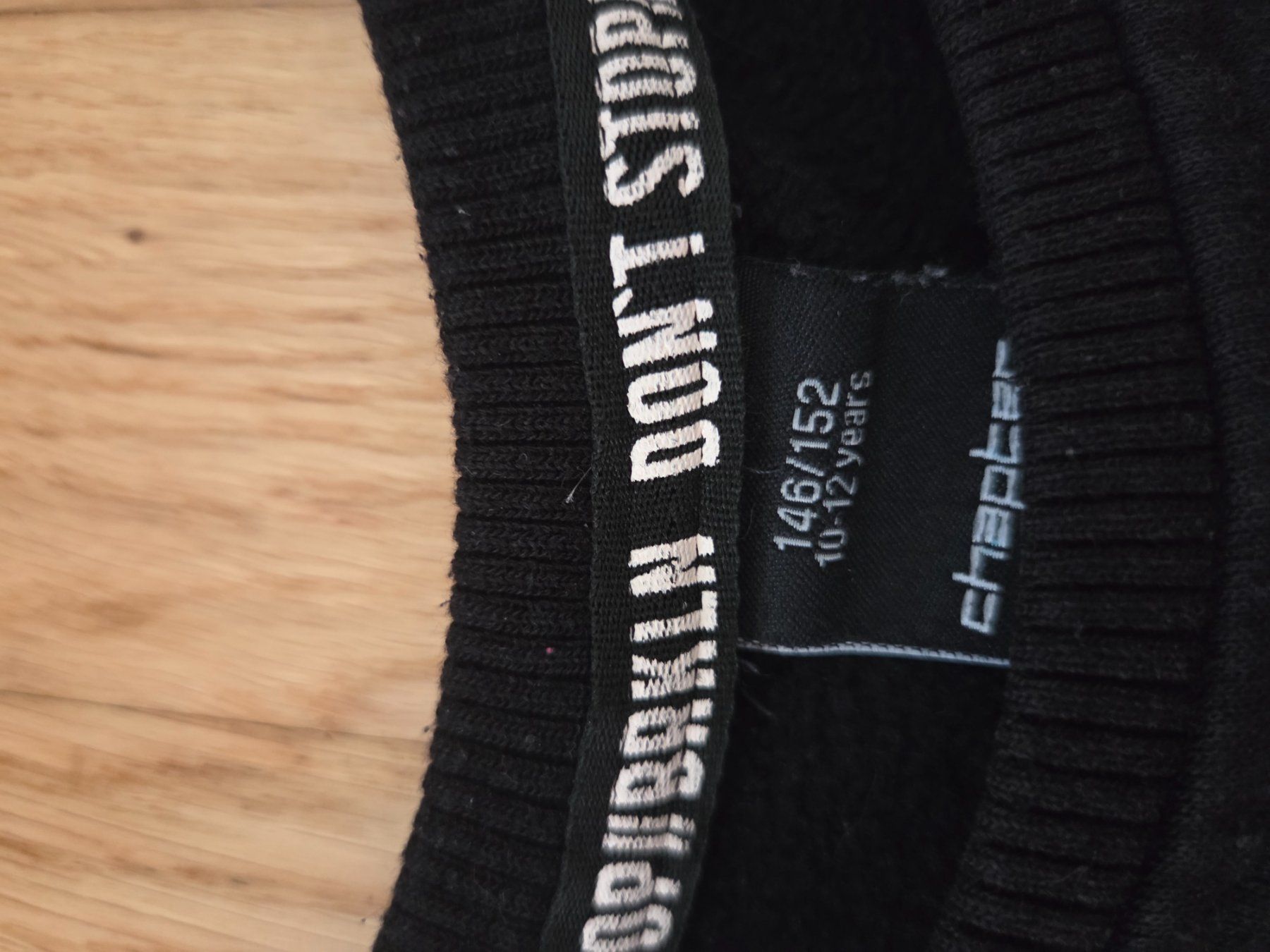 Pullover & Sweatshirts: Pullover schwarz Chapter Grösse 146/152 guter Zustand – Gebraucht aus Winterthur von criss_surdila 1