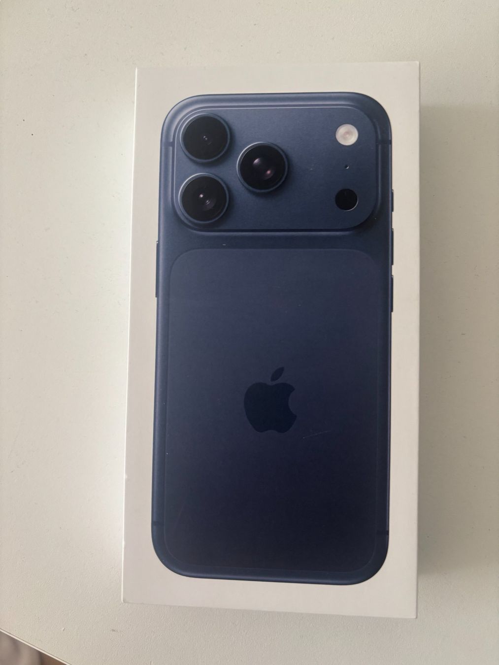 Apple Handys / Smartphones: Apple iPhone 17 Pro 256GB - Deep Blue - NEU – Neu und originalverpackt aus Zürich von mikolajn