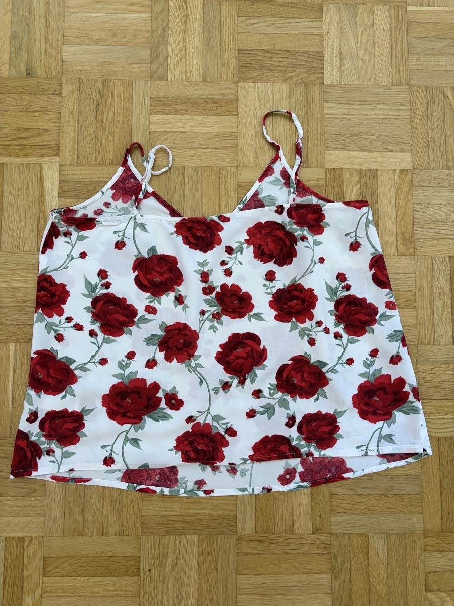 H&M Top: Sommertop weiss mit Rosenmuster – Usato da Zürich venduto da van_dw58 2