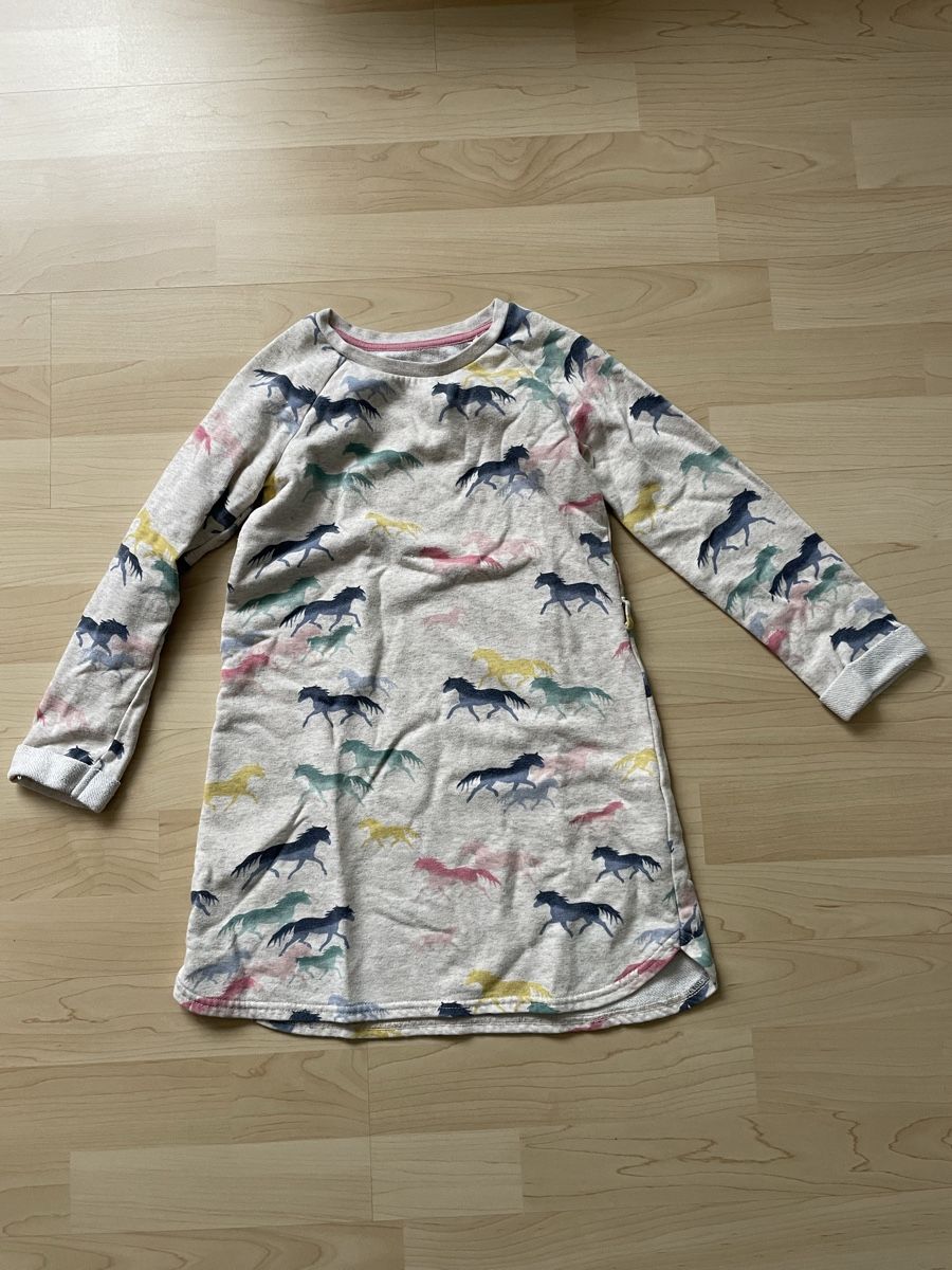 H&M Vestiti & Gonne: Schönes Mädchen Kleid, Grösse 116, – Usato da Wil Sg venduto da mil_r9gx