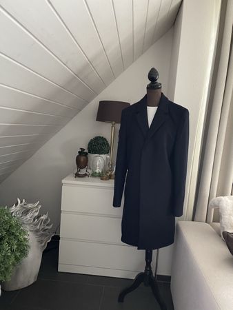 Eleganter Herrenmantel von COS – Grösse 46