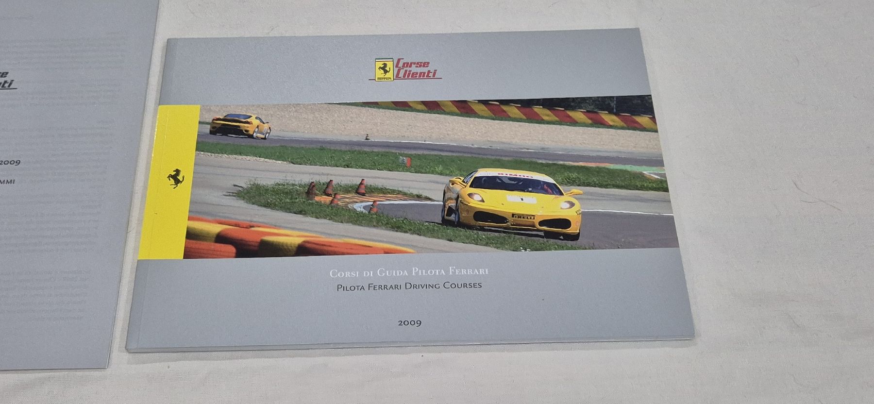 Livres: Ferrari Corse Clienti 2009 Sammlerset – D'occasion à Wangen an der Aare par RareAndLimited 2