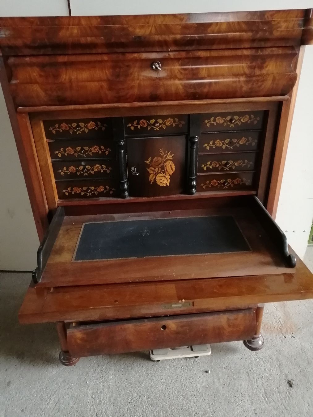 Schreibtische: SECRÉTAIRE ANCIENNE 1 mettre – Gebraucht aus Neuchâtel von zS8xX2vW