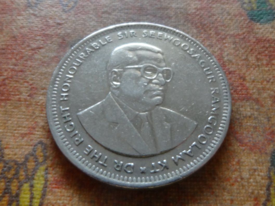 Tutti le monete: MAURICE  Mauritius  1  Rupee  2004  (P) – Usato da Romanel-sur-Lausanne venduto da Swift13 1