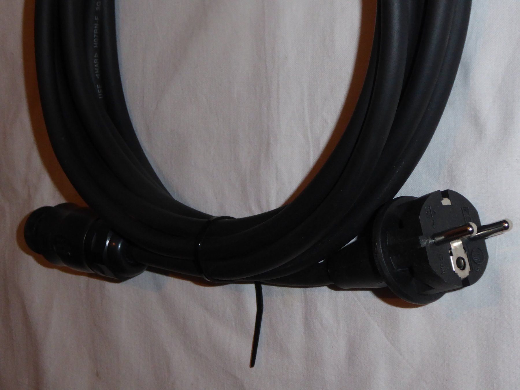 Cavi: AC Anschlusskabel mit Betteri Stecker – Nuovo (secondo la descrizione) da Ennetbühl venduto da VPHS 2