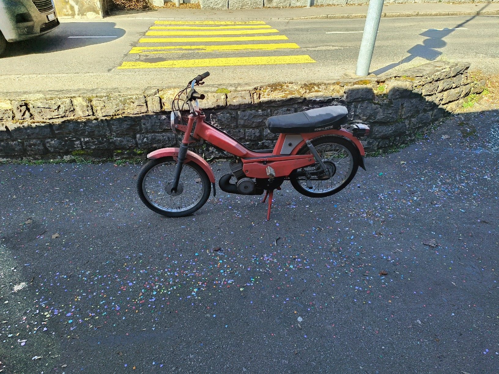 Ciclomotori: Mobylette, rotes Mofa, Lauft.Ohne Ausweis. – Usato da Fulenbach venduto da Elektronik 3