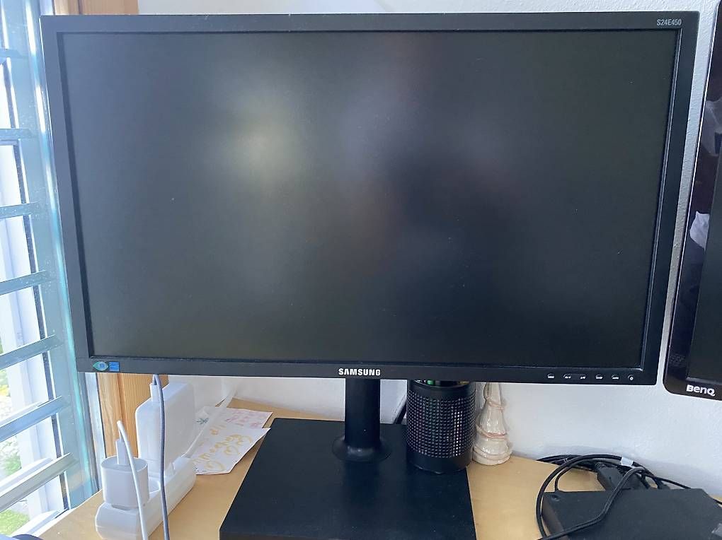 Samsung Monitore: Monitor Samsung 24 Zoll S24E450 – Gebraucht aus Langendorf von subix